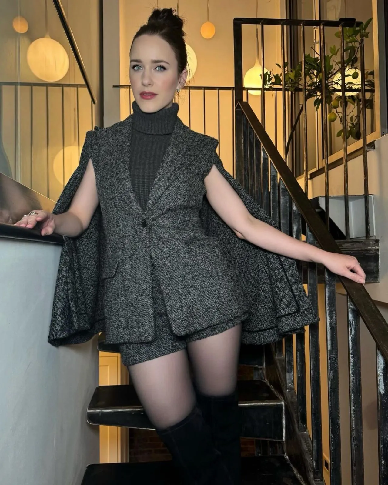 RACHEL BROSNAHAN AT THE MARVELOUS MRS. MAISEL SAG PANEL PHOTOSHOOT